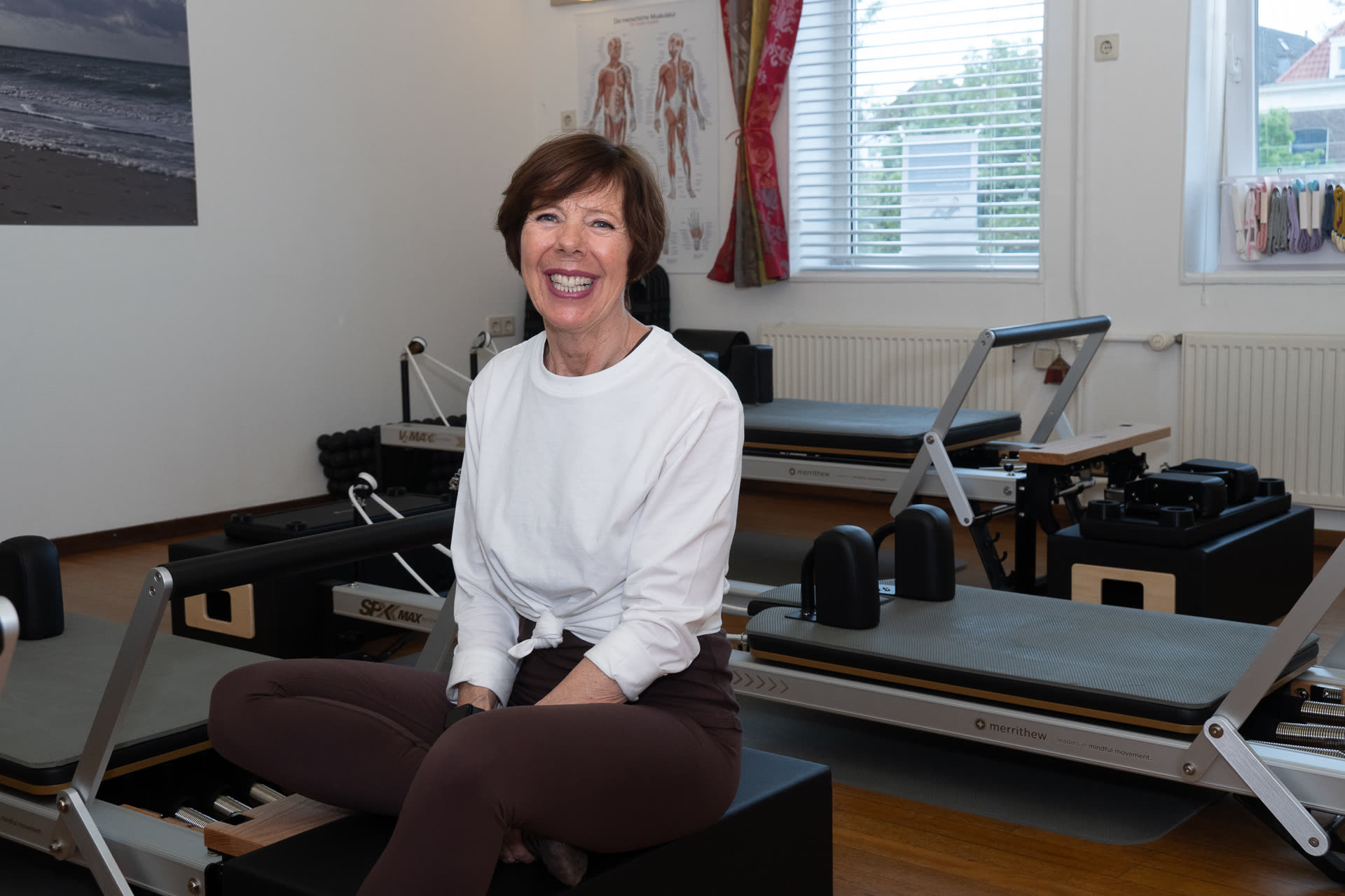 Pilates instructie door Jolanda Cinjee in studio Delft